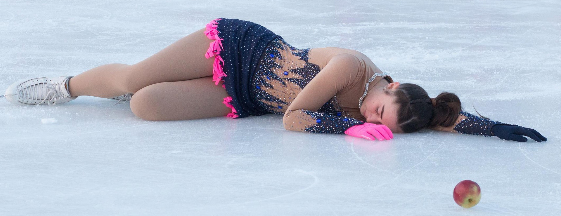 Front Page -Skating Gear Shop figure skater 1955812 1920